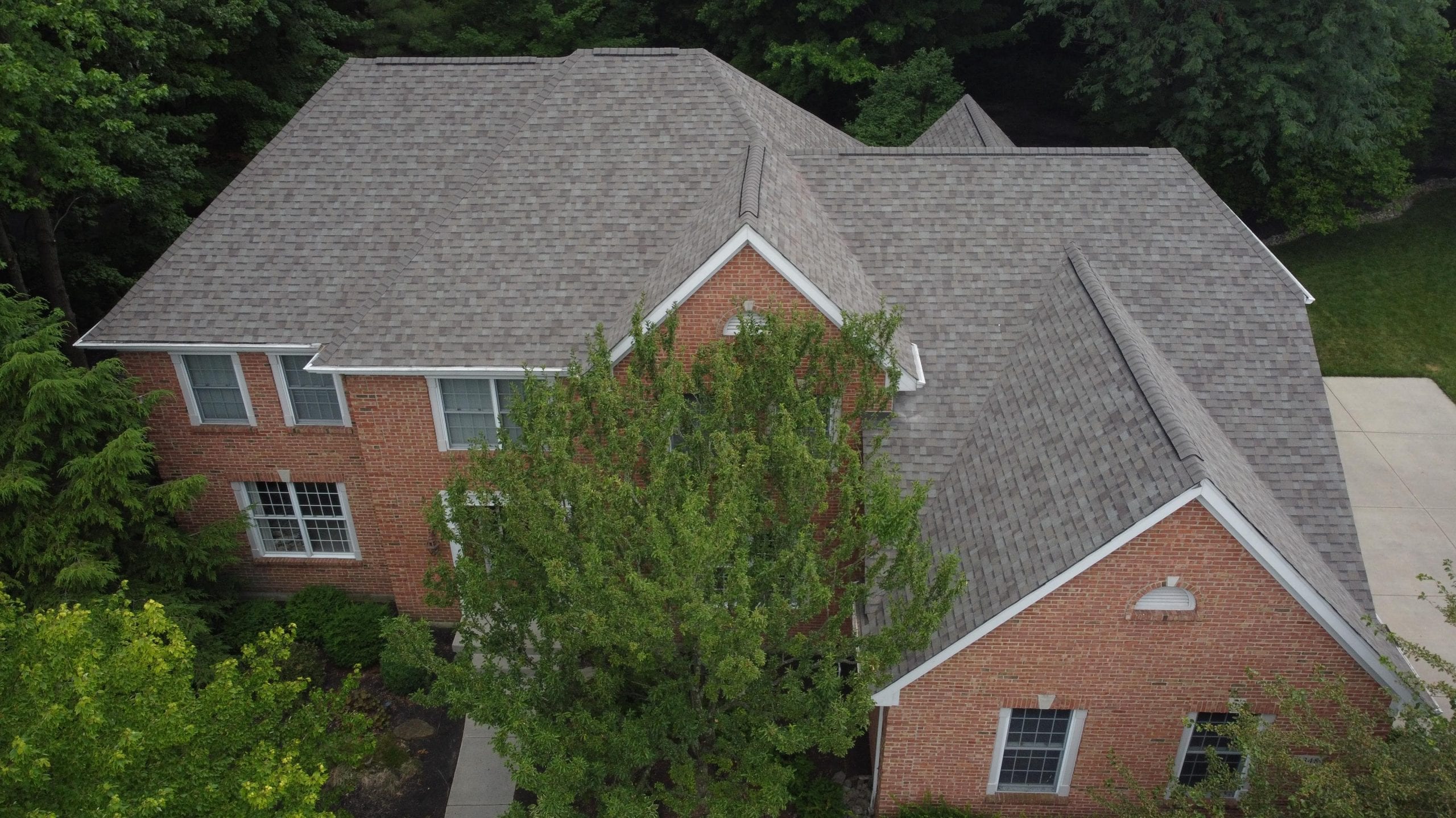 Owens Corning TruDefinition Duration Shingles, With close cut valleys.